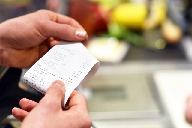 Vous devez fournir aux services de contrôle les éléments de traçabilité de tous vos achats alimentaires. Une facture d'achat détaillée à votre nom, ainsi que la découpe des étiquettes (ou l'utilisation d'un scan ou d'un appareil photo) lorsque vous utilis