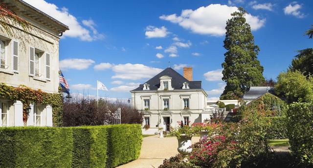 l'Hôtel Le Choiseul 4 étoiles, demeure de charme du 18ème siècle, compte actuellement 30 chambres