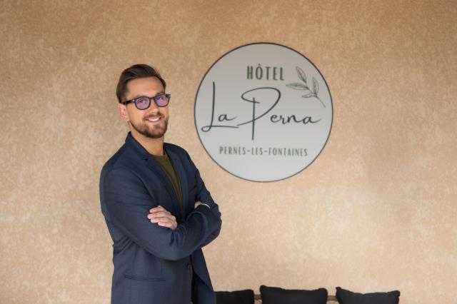 Hugo Goncalves Da Costa dirige seul l'hôtel La Perna.