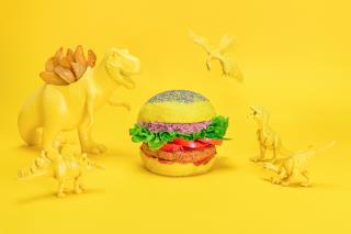 Flower Burger mise sur des burgers multicolores et végétaliens.