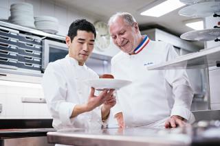 Yu Tanaka et Eric Frechon.