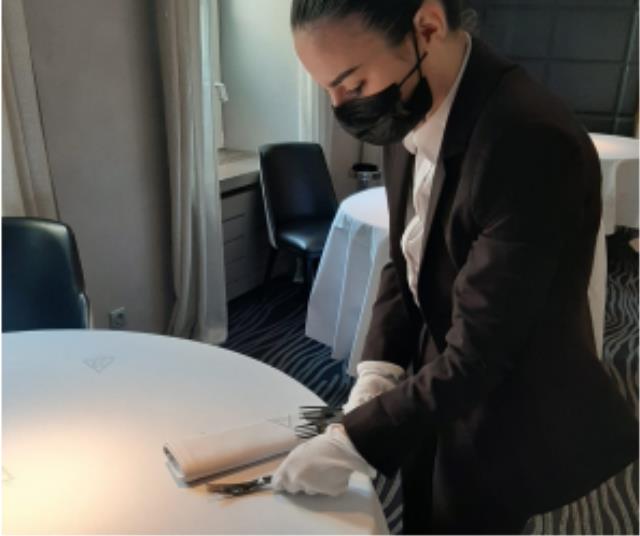 La brigade du Chef Ferger est accueilli au sein du restaurant d'application pour réaliser le menu