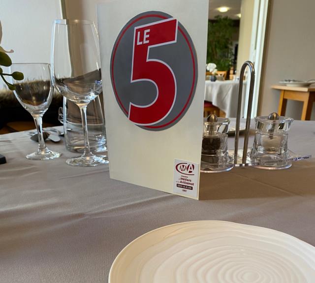 Univers « grande carte » restaurant  d'application le 5