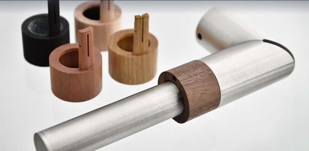 La poignée Skoon Smart Handle est proposée avec plusieurs bagues au choix.