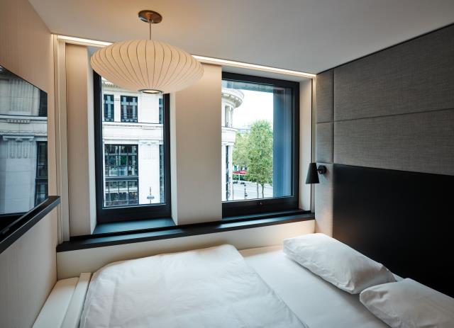 Une chambre du CitizenM Champs-Élysées.