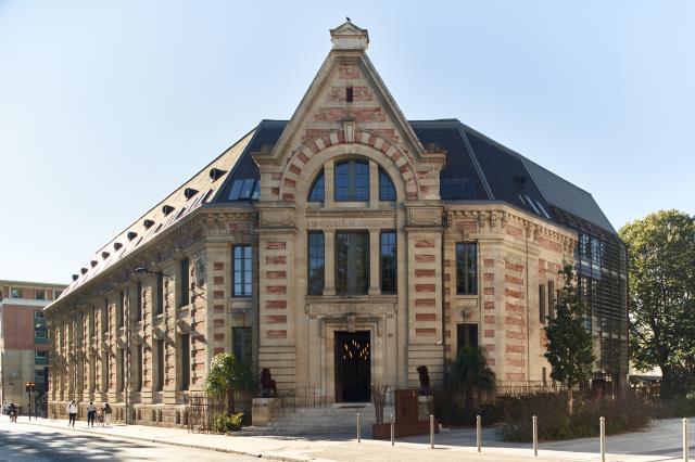 L'hôtel Zoologie prend place dans l'ancien institut de zoologie de Bordeaux.
