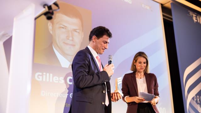 Gilles Clavié aux côtés de la journaliste Claire Fournier.