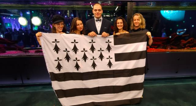 5 étudiants du lycée Hôtelier de Dinard représentant fièrement la Bretagne au Congrès Annuel de l'AEHT