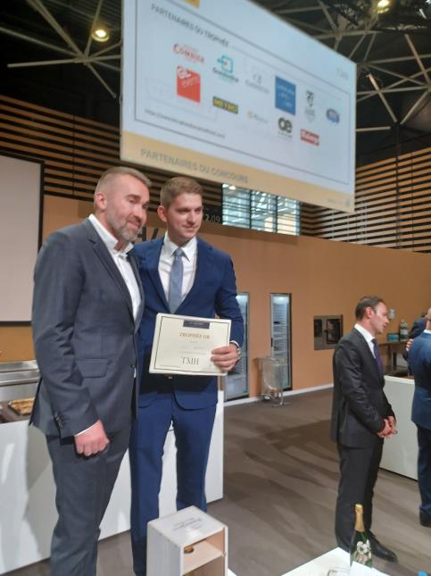 Serge Schaal, président du concours et le lauréat Corentin Gallène.