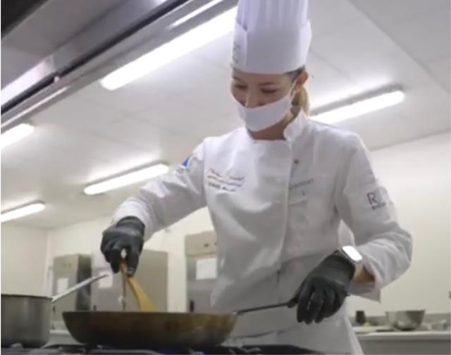Estelle Bocchi, la jeune cheffe de 25 le jour du Concours des Jeunes Talents Maître-Restaurateur  à Orléans