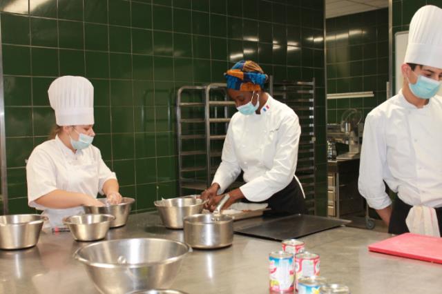 préparation du déjeuner avec la chef Anto