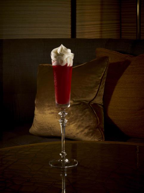 Le cocktail 'Bloom and Wild' de l'Hôtel de Crillon, qui fait partie des meilleures ventes du bar