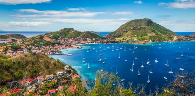 Avec seulement 20 % de sa population actuellement vaccinée, la Guadeloupe fait face à une flambée des cas de contaminationde Covid.