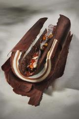 Quinquina, la bûche de l'École Valrhona.