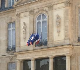 Une réunion en visioconférence a eu lieu ce matin à l'Elysée avec le chef de l'Etat et des représentants des CHR et du tourisme.