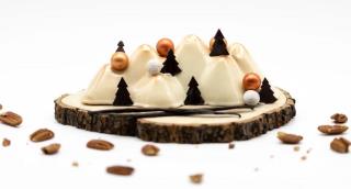 Évocatrice des monts enneigés, de l'odeur des pins, des boules de neiges et de feu qui crépite dans...