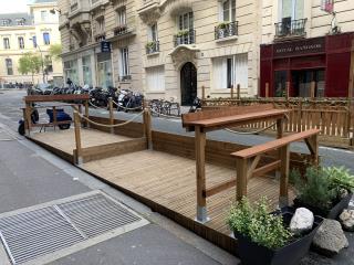 La terrasse temporaire du restaurant Galerna à Paris, dans l'attente d'être pérennisée