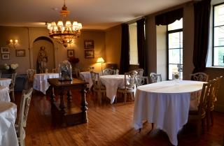 Le restaurant prend place au coeur de l'ancienne chapelle du monastère Clarisse et bénéficie de 40...