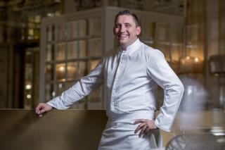 Dominique Lory, chef exécutif du restaurant Le Louis XV-Alain Ducasse à l'Hôtel de Paris à Monaco