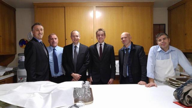 Avec le personnel du service Argenterie de l'Elysée