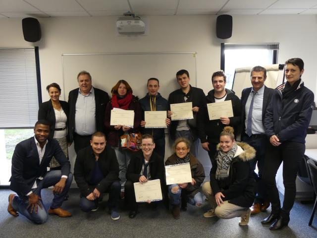 De gauche à droite debout : Mme et Mr Baudaire président directeur général du Groupe La Boucherie, Célia, Manuel, Eddy, Quentin,  Dominique Porcheron (Responsable formation et recrutement), Sophie (Tutrice),  De gauche à droite accroupis : Jean-Christophe