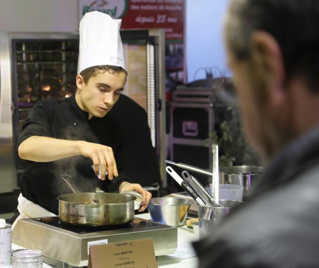 Le concours des apprentis cuisiniers fut l'occasion pour ces jeunes en formation de démontrer leur talent