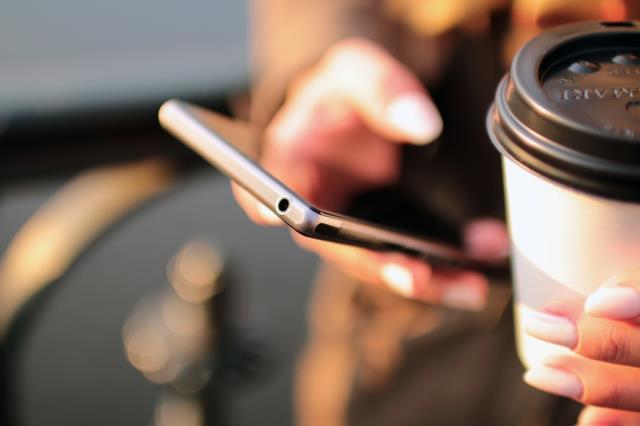 Les voyageurs n'utilisent plus seulement les appareils mobiles pour chercher des informations sur leur destination, mais également pour réserver directement leur voyage.