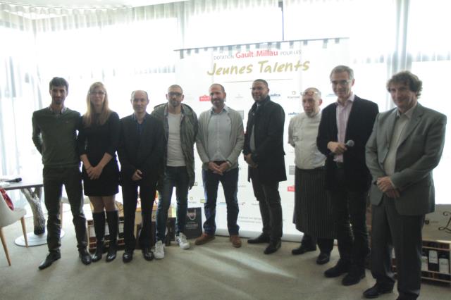 De gauche à droite : Christophe et Pauline Billau, Jérôme Billod Morel, Membre de la future équipe de Jean-Laurent Mazzia, Jean-Laurent Mazzia, Membre de la future équipe de Jean-Laurent Mazzia, Franck Putelat, Côme de Chérisey (Directeur général et Direc