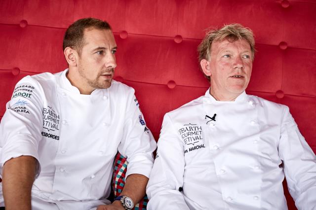 Eric Desbordes, le chef de l'Eden Rock Saint-Barth et le chef pâtissier invité Gilles Marchal.