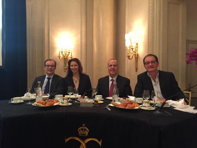 De g. à d.: Nicolas Lefebvre, directeur de l'OT de Paris, Anne-Laure Tuncer, directrice d'Atout France aux États-Unis, Matthiew D. Upchurch, président de Virtuoso et Christian Manteï, directeur général d'Atout France.