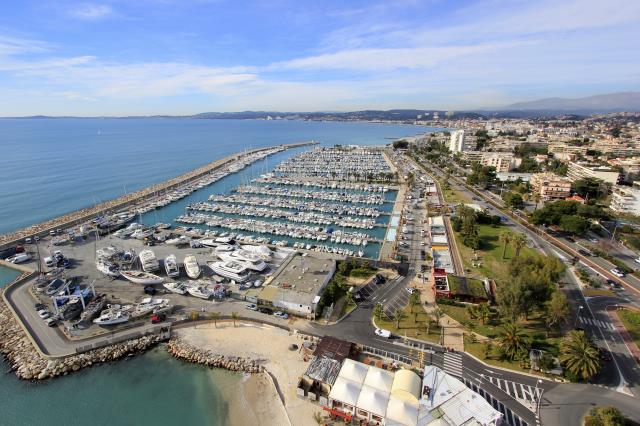 Le port de Saint-Laurent-du-Var, avant le début des travaux.