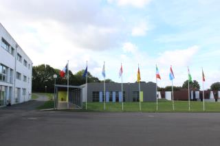 Quatre apprentis en cuisine et restauration du MFR-CFA Saint Michel Mont Mercure s'apprêtent à...