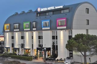 L'Hôtel Armony a gagné 2 étages et 19 nouvelles chambres et surplombe Chenôve du haut de ses 15...