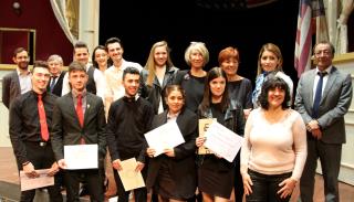 Les diplômés 2016 du Bac Professionnel Restaurant en compagnie de l'équipe pédagogique.