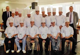 Les participants du concours accompagnés des membres des Toques Blanches du Limousin