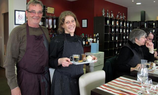 Au Cellier de J.L il n'y a pas que le patron Jean-Luc Dedieu ( à gauche) qui soit épaté par la cuisine du chef Emilie Ravel (à droite)