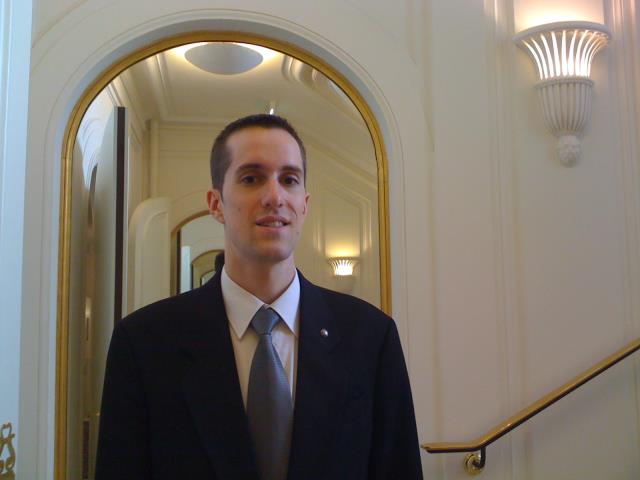 Pour Thomas Madern, son travail de gouvernant d’étage dans un palace parisien « c’est d’abord être un manager de terrain ».