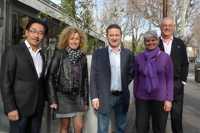 Philippe Quach (président des restaurateurs), Nathalie Maria (UMIH13), JP Franceschi (président des bars), Antonia Sarasal (présidente des restaurateurs), Jean-Paul Bonnet (président UMIH Aix) : si la municipalité refuse de nous recevoir, nous pourrions o