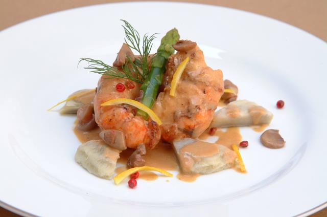 Une recette de Christian Formon (Buffet Christian Formon, São Paulo) : Cigales de mer, sauce à la clémentine et au lait de coco
