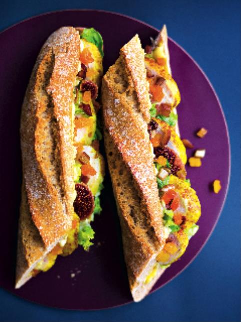 Sandwich au foie gras, chutney de mangue et légumes marinés, par Guy Martin.