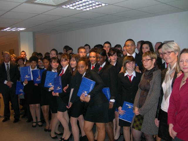 52 jeunes du lycée des Métiers de l'Hôtellerie et de Tourisme de Saint Quentin en Yvelines ont reçu l'Europass.