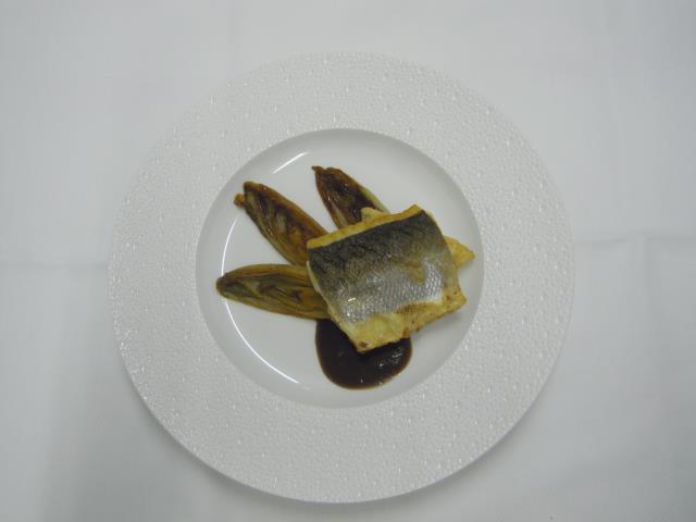 Loup sauvage aux endives