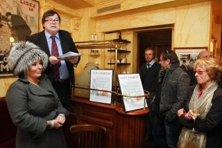 Christian Le Lann, Président de la Confédération Française de la Boucherie, a remis le 1er prix de...