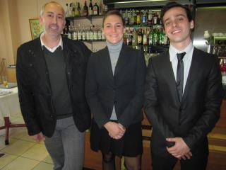 Frédéric Arnulf (Cafés Malongo) et les deux vainqueus, Agathe Ravinale et Bastien Guillou