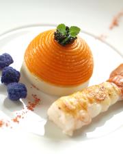 Enrubannée de langoustines au caviar d'Aquitaine.