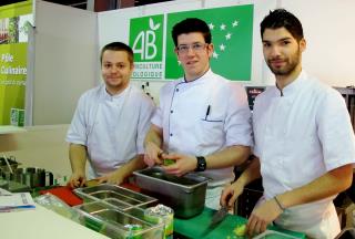 de g à droite : Démonstration de Ludovic Thiery,  Baptiste Verdy, Florentin Rieu, en dernière année...