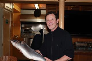 Pierre Frichot présentant le Bar à la carte, la cuisine des Seychelles étant essentiellement à base...