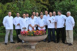 Les memebres de l'association culinaire des '19 Bonnes tables Sarthoises', présidés par Olivier...