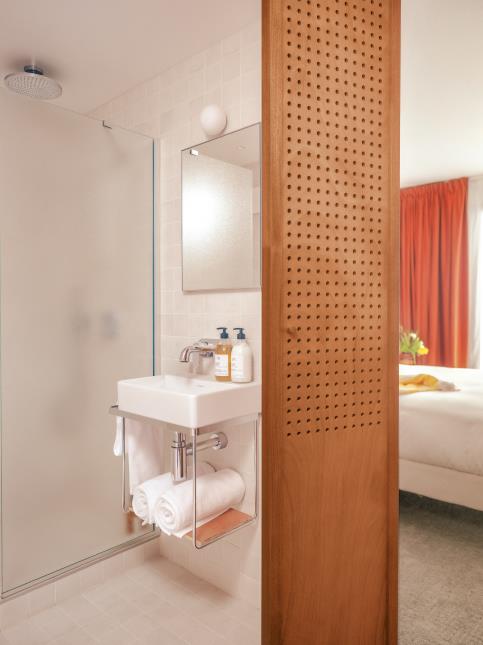 Salle de bains du futur hotel Vertime, aux Sables-d'Olonne. 