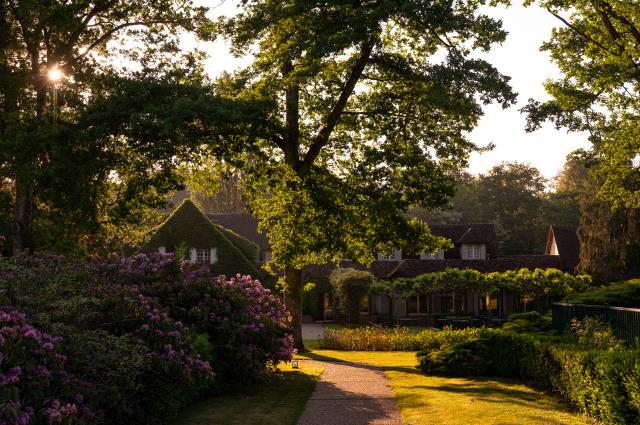 Le parc de l'Auberge des templiers, à Boismorand (Loiret).